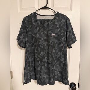 Fig women’s scrub set size xl camo